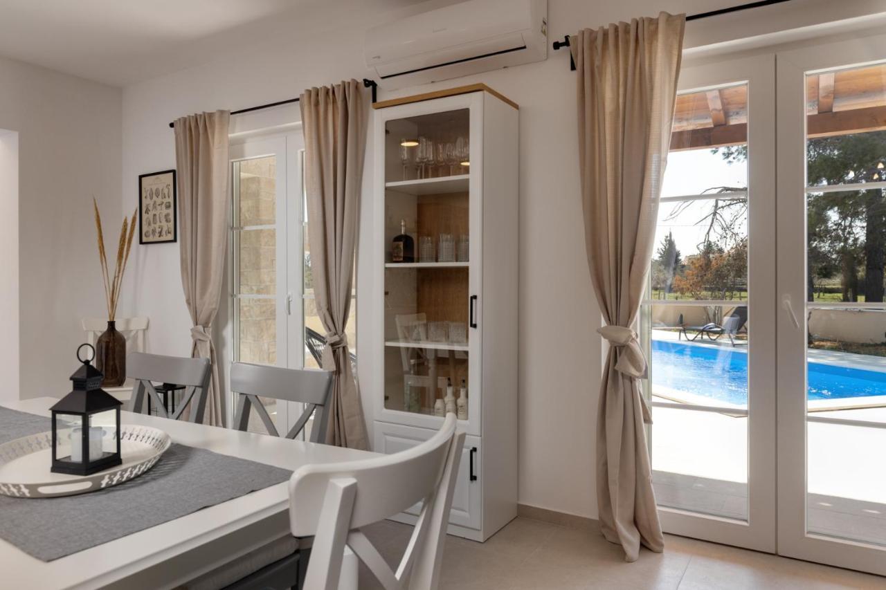 Villa Mediterra Prima Nin Eksteriør billede