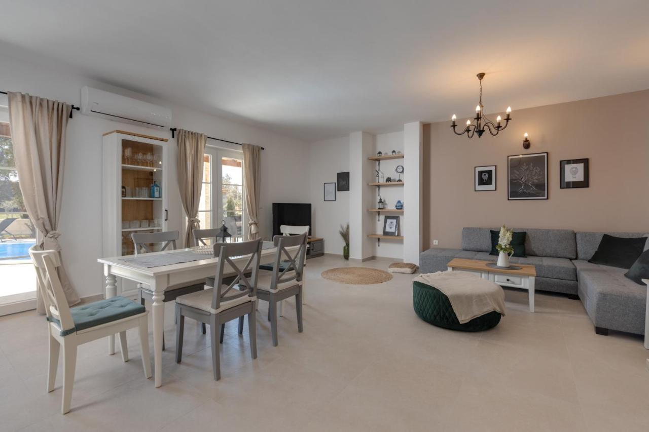 Villa Mediterra Prima Nin Eksteriør billede